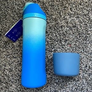 Owala water bottle 24 oz + protective boot